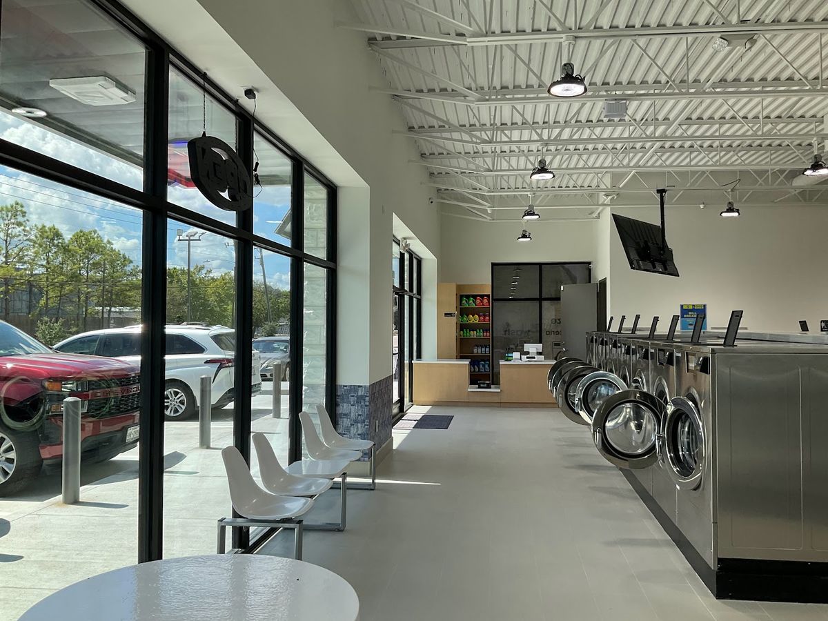 Inside Breeze Washateria